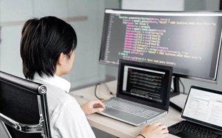 山南 ,php声明和调用变量的符号是什么？